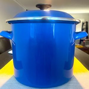 Le Creuset 8 Quart Stockpot in Marseille Blue